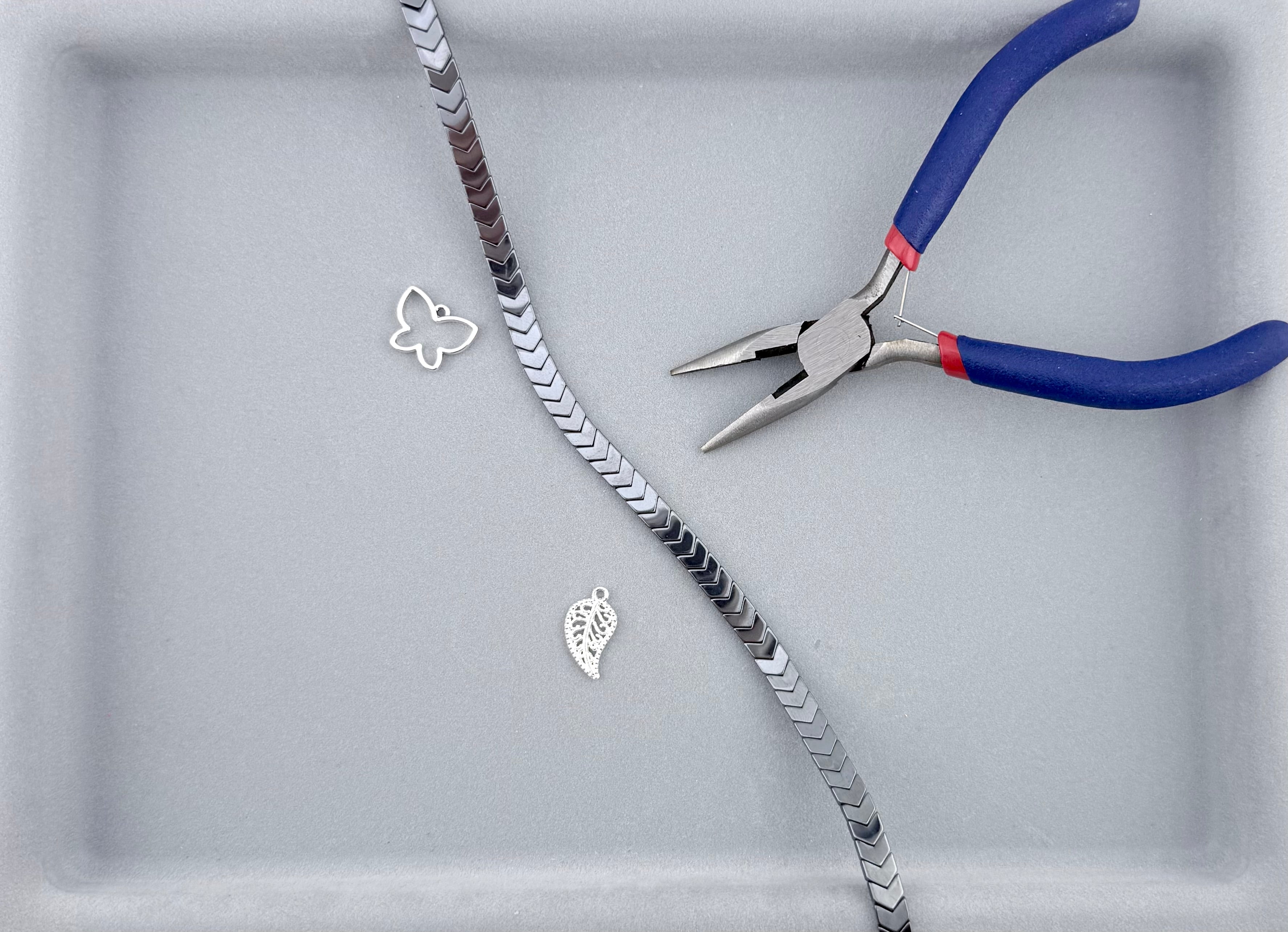 4x6mm Hematite Chevron Arrow Beads