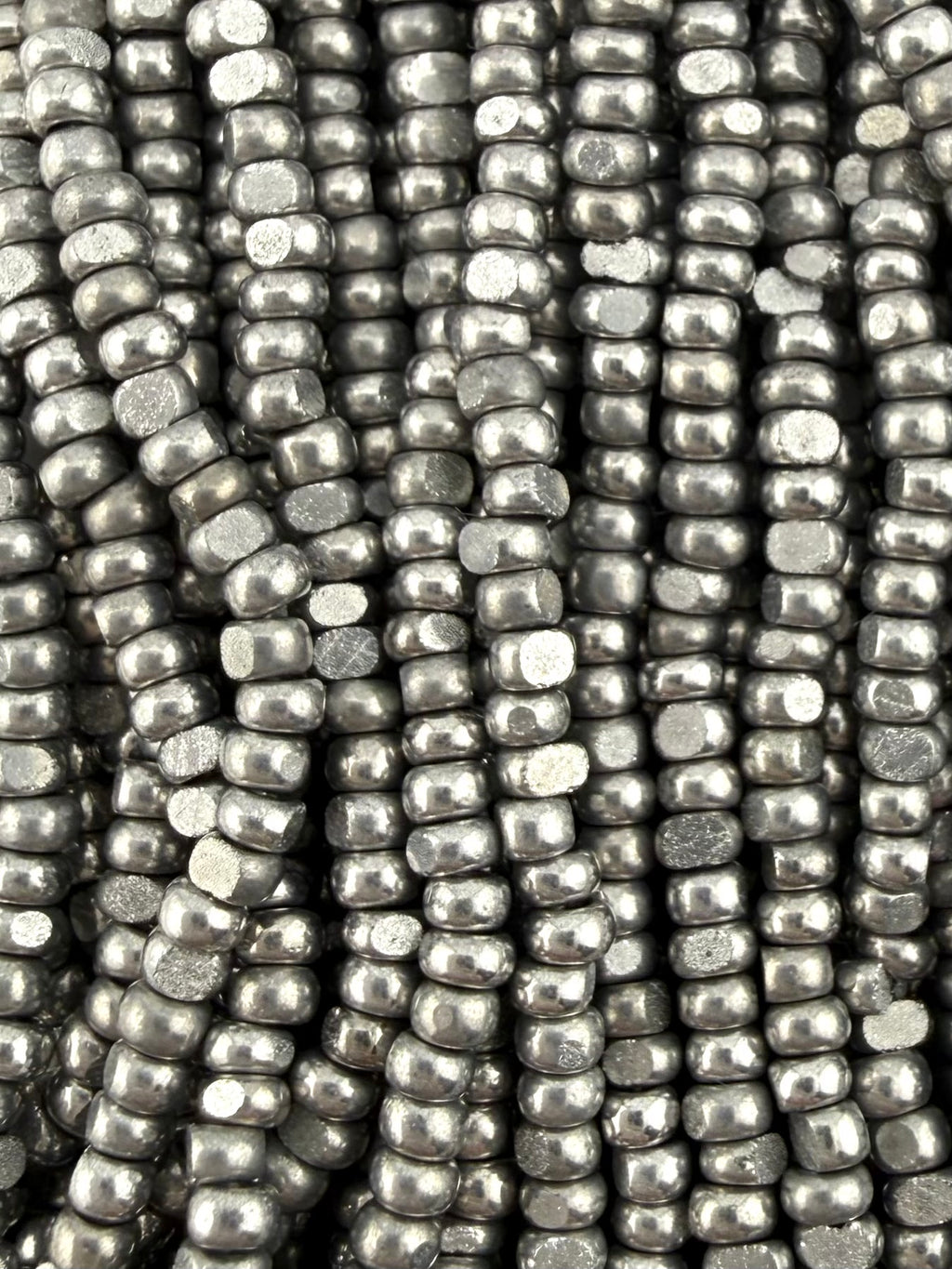 11/0 Sheen Chartlotte 2-Cut Metallic Aluminium Silver