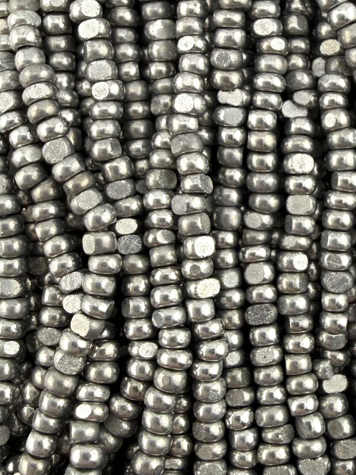 11/0 Sheen Chartlotte 2-Cut Metallic Aluminium Silver