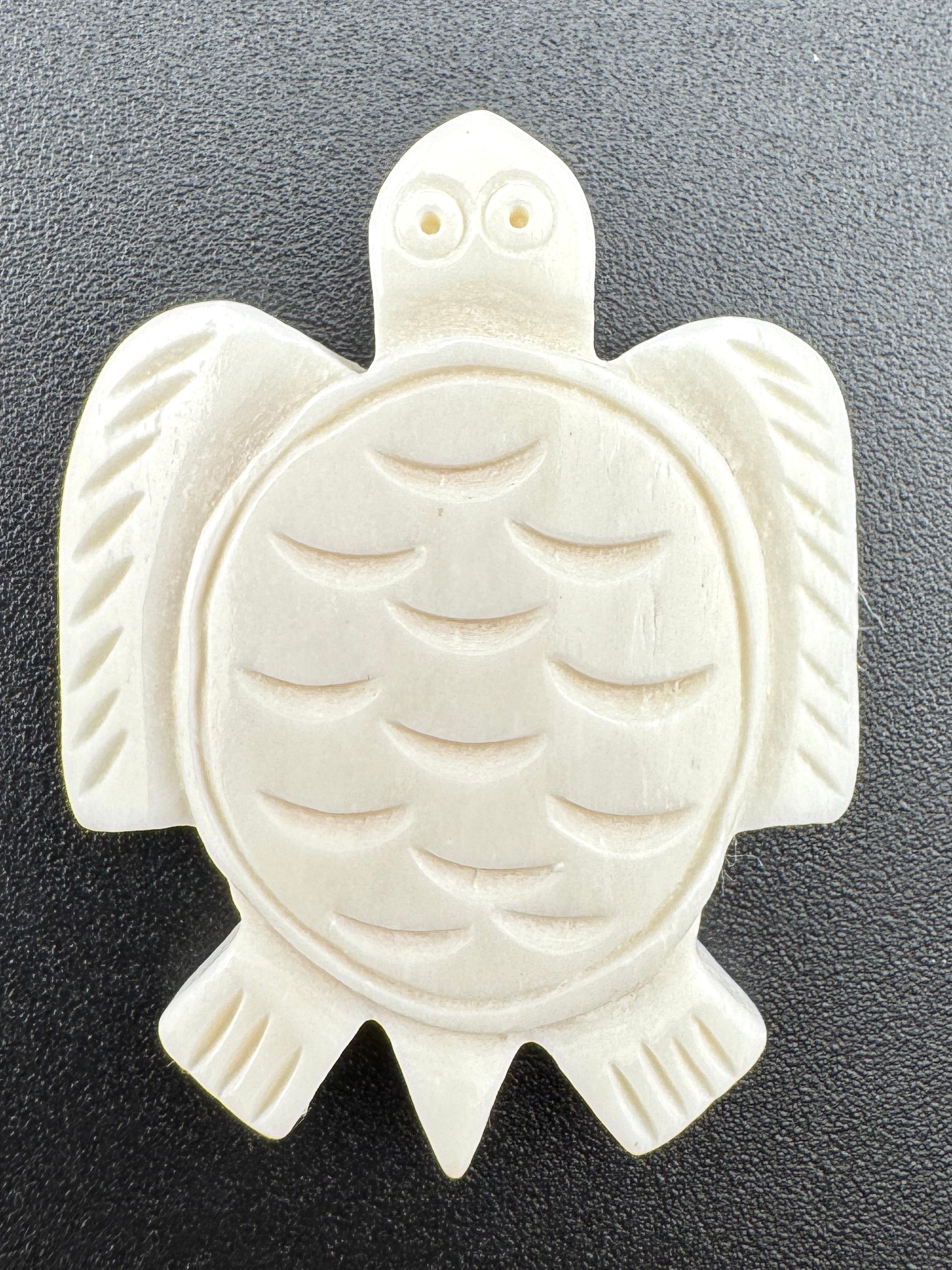 42mm Bone Turtle Pendant – Hand Carved Bone, Tribal & Indigenous Style