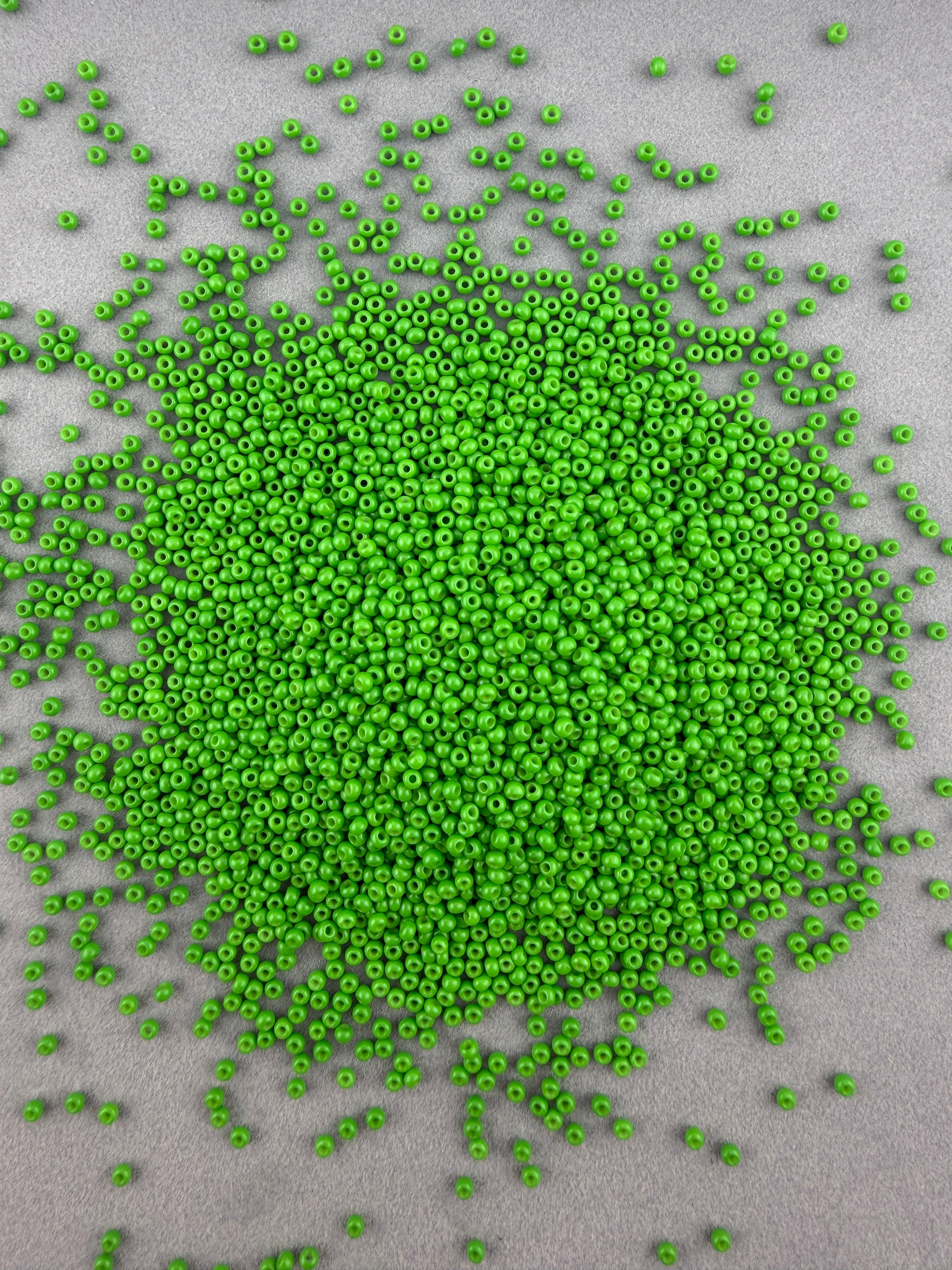 Mino Seed Beads 11/0 Light Opaque Green