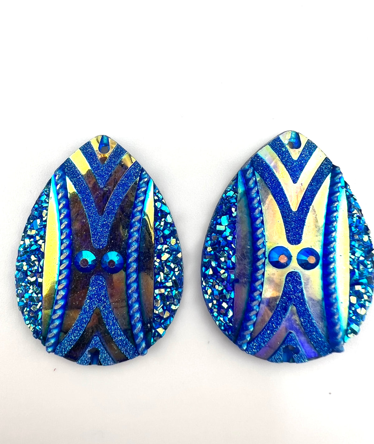 Resin Sew-on Warrior Shield Tear Drop Shape Cabochon 38x29mm, Blue