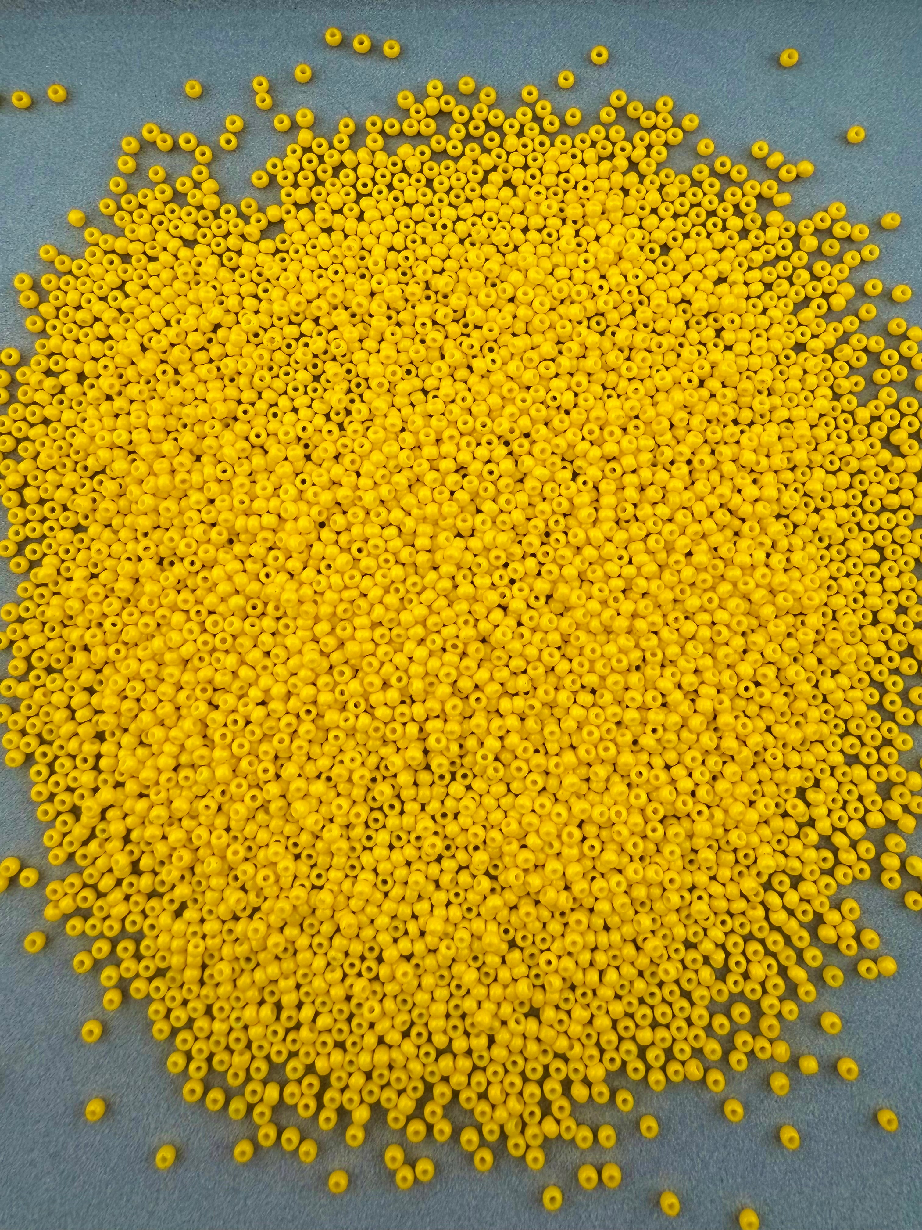 Mino Seed Beads 11/0 Light Canary Yellow