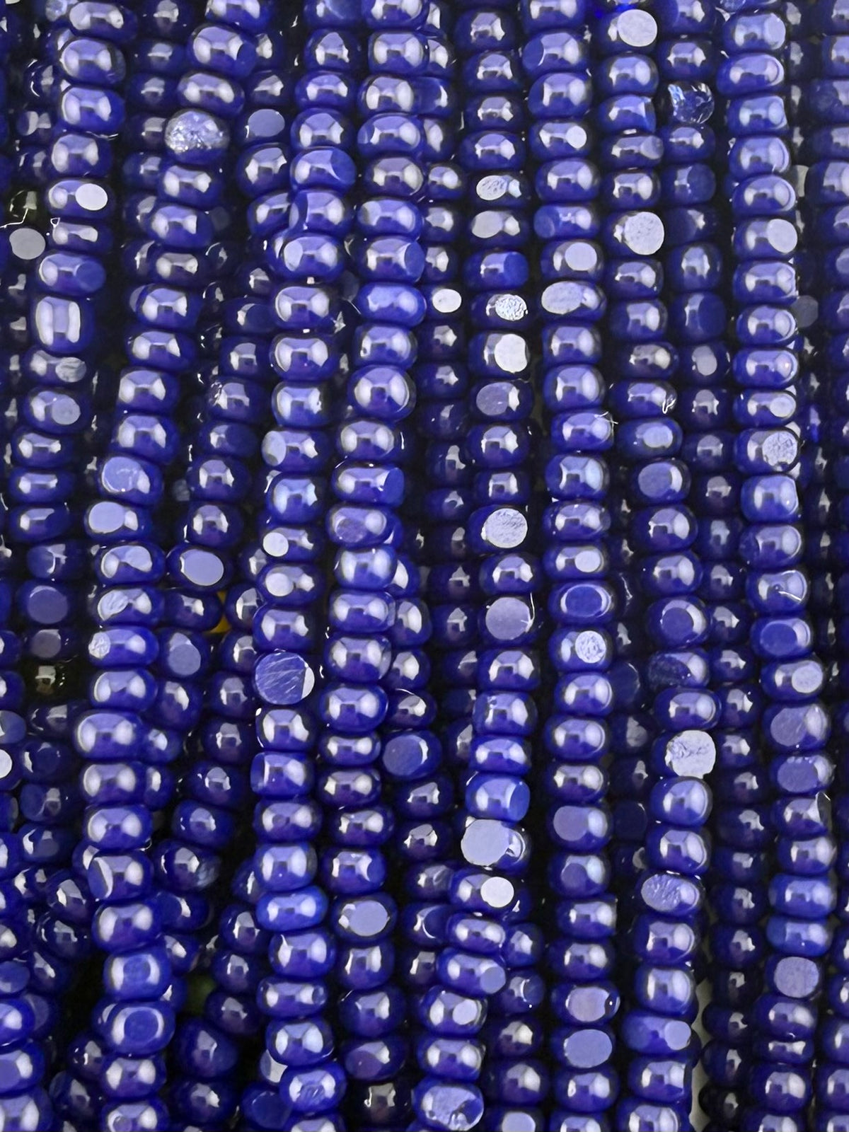 11/0 Sheen Chartlotte 2-Cut 33070 Deep Blue Opaque