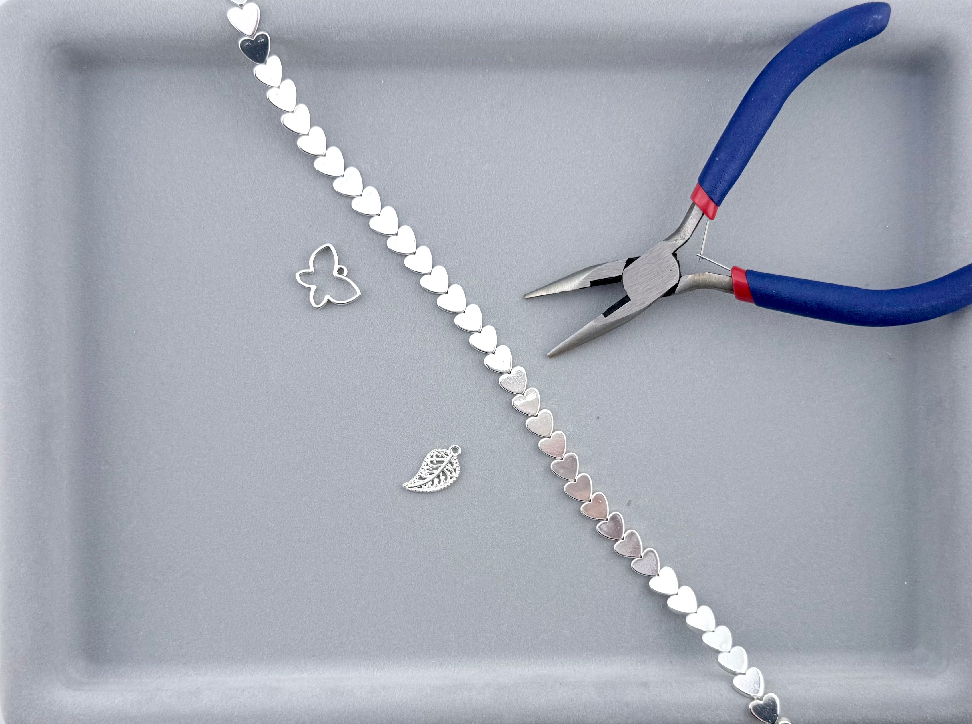 2.5x8mm Hematite Flat Heart Silver