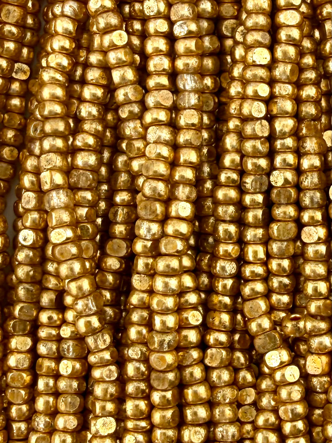 11/0 Sheen Chartlotte 2-Cut Metallic Dark Gold
