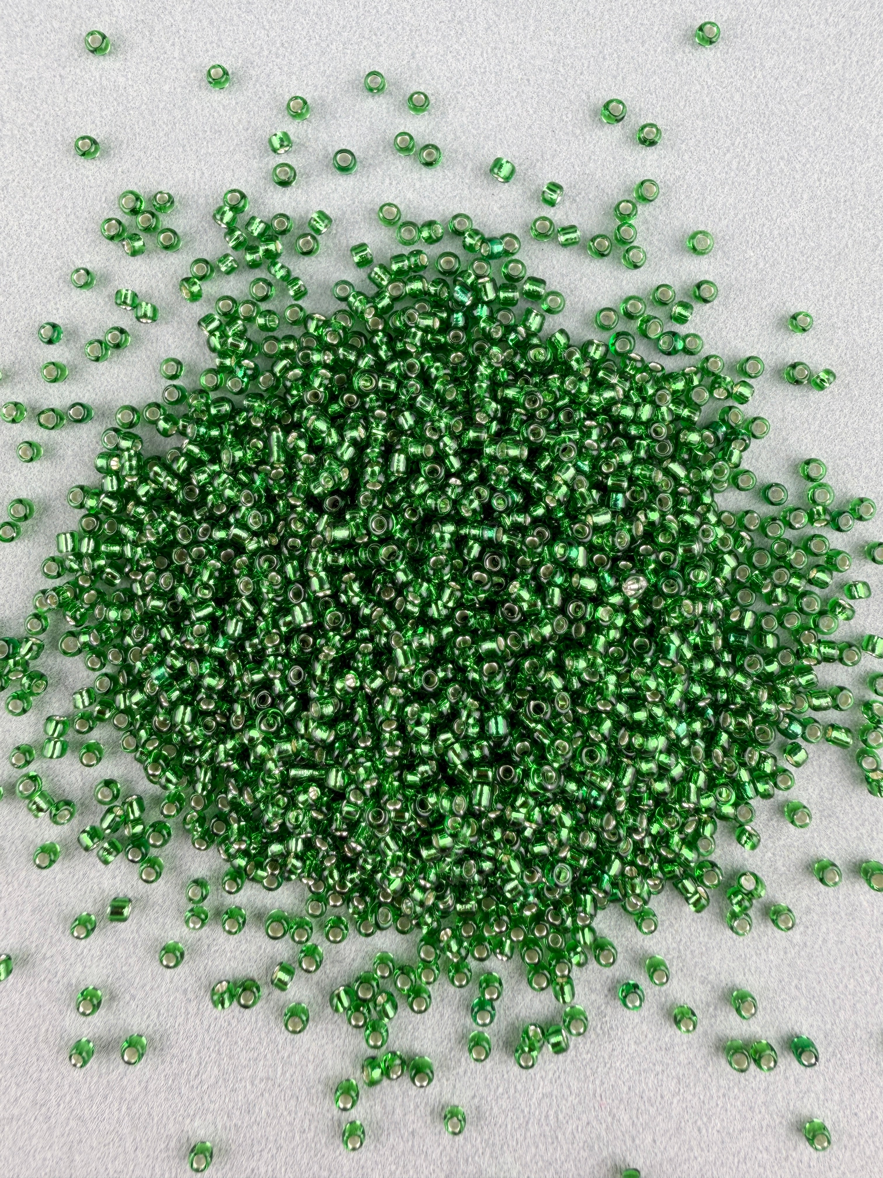 Mino Seed Beads 11/0 Green Silverlined