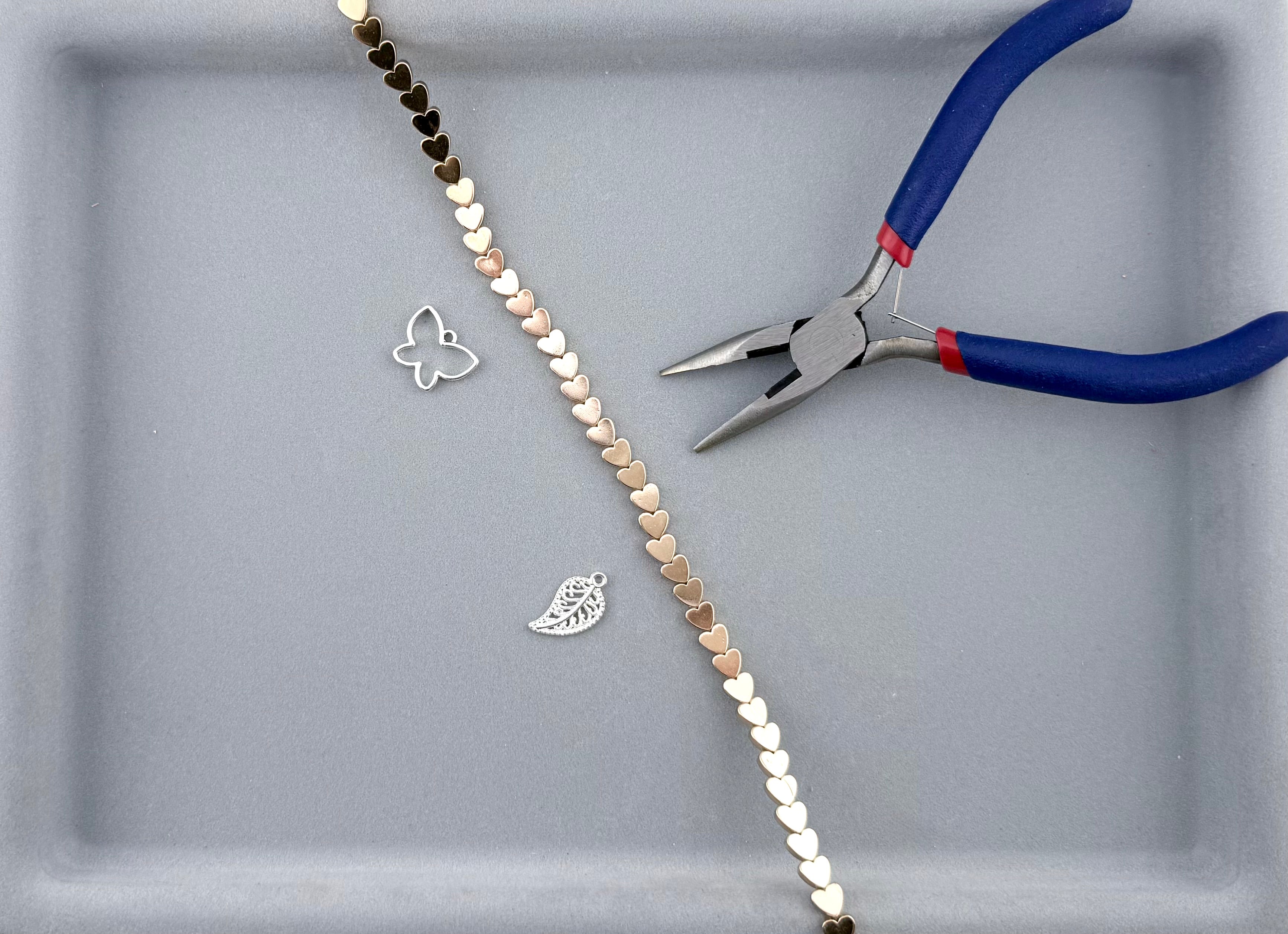 2.5x6mm Hematite Flat Heart Gold