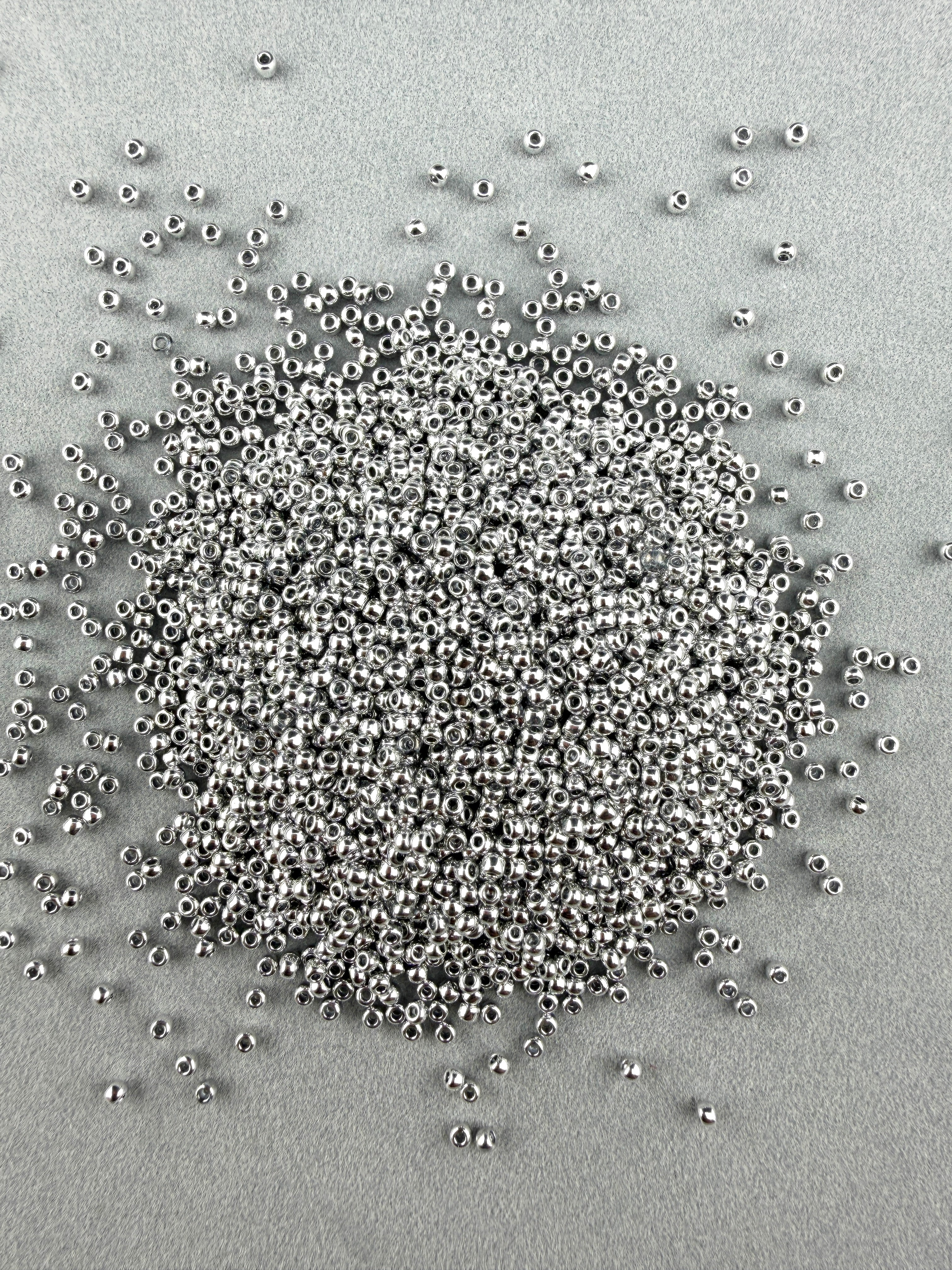 Mino Seed Beads 11/0 Metallic Silver