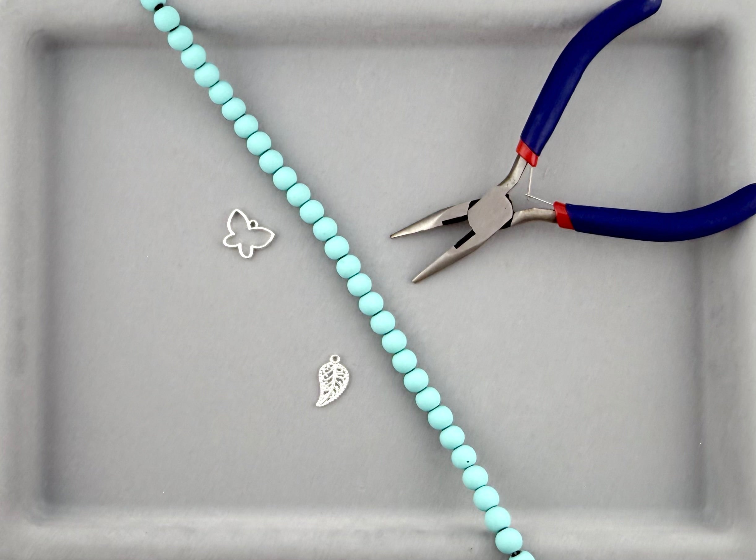 8mm Round Hematite Matte Coat Turquoise