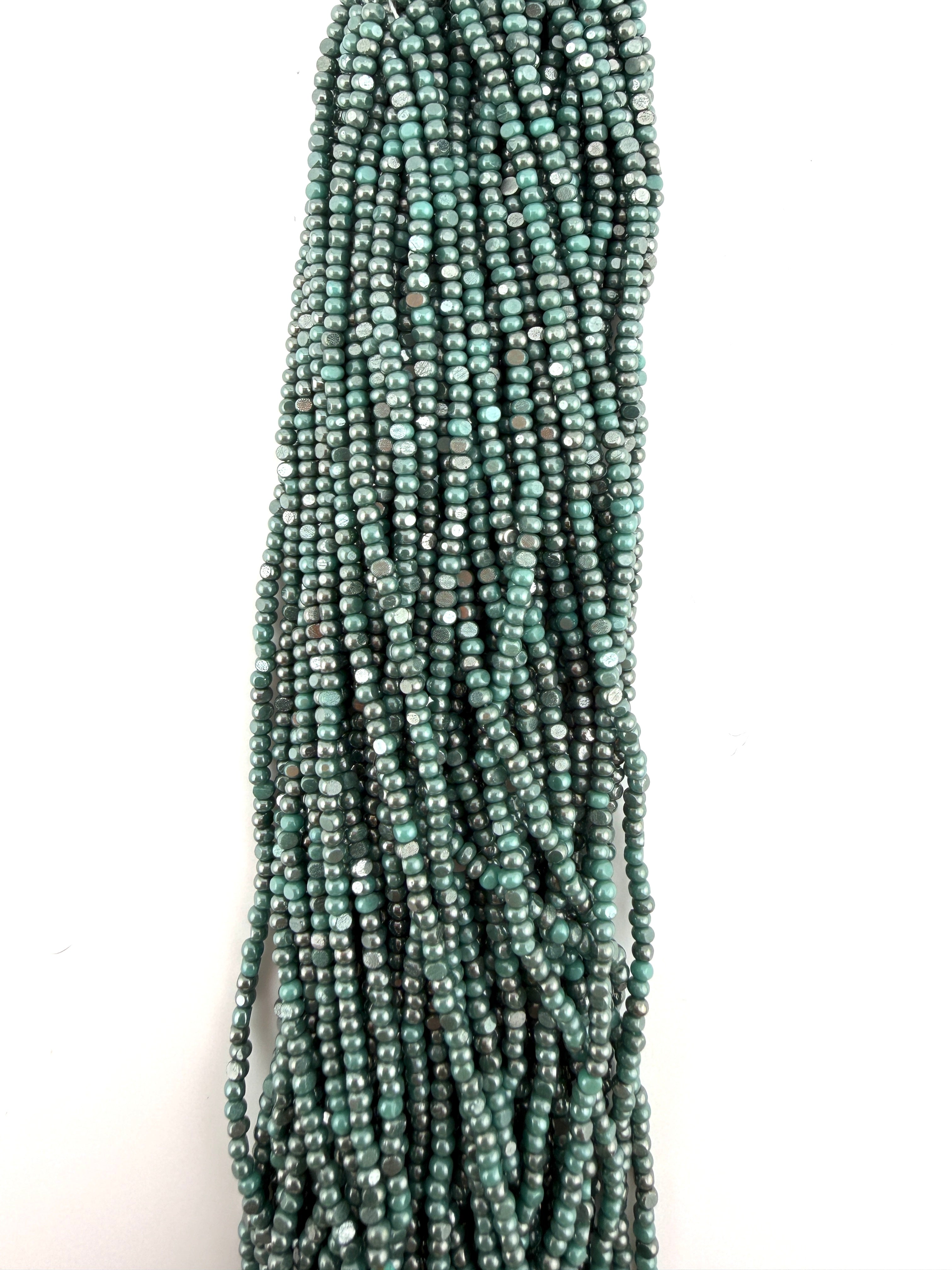 11/0 Sheen Chartlotte 2-Cut Ionized Opaque Aqua Green Hank