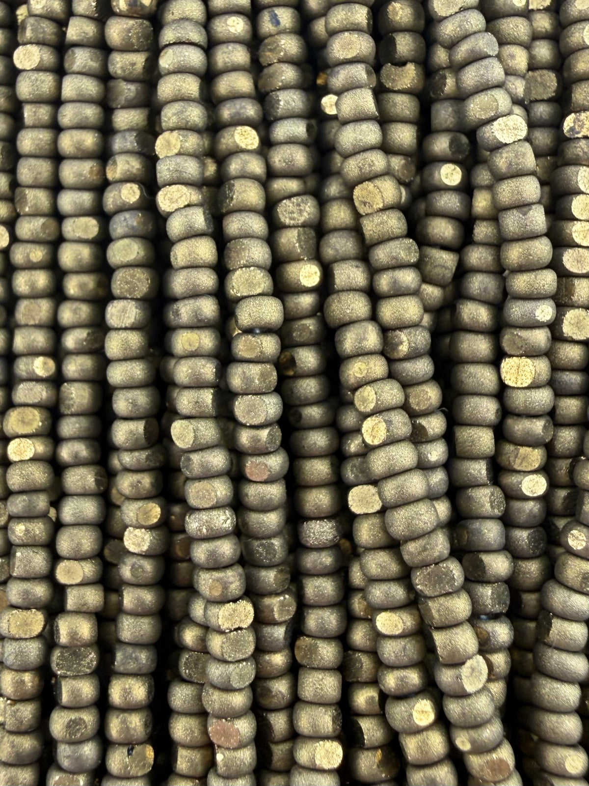 11/0 Sheen Chartlotte 2-Cut Matte Dorado
