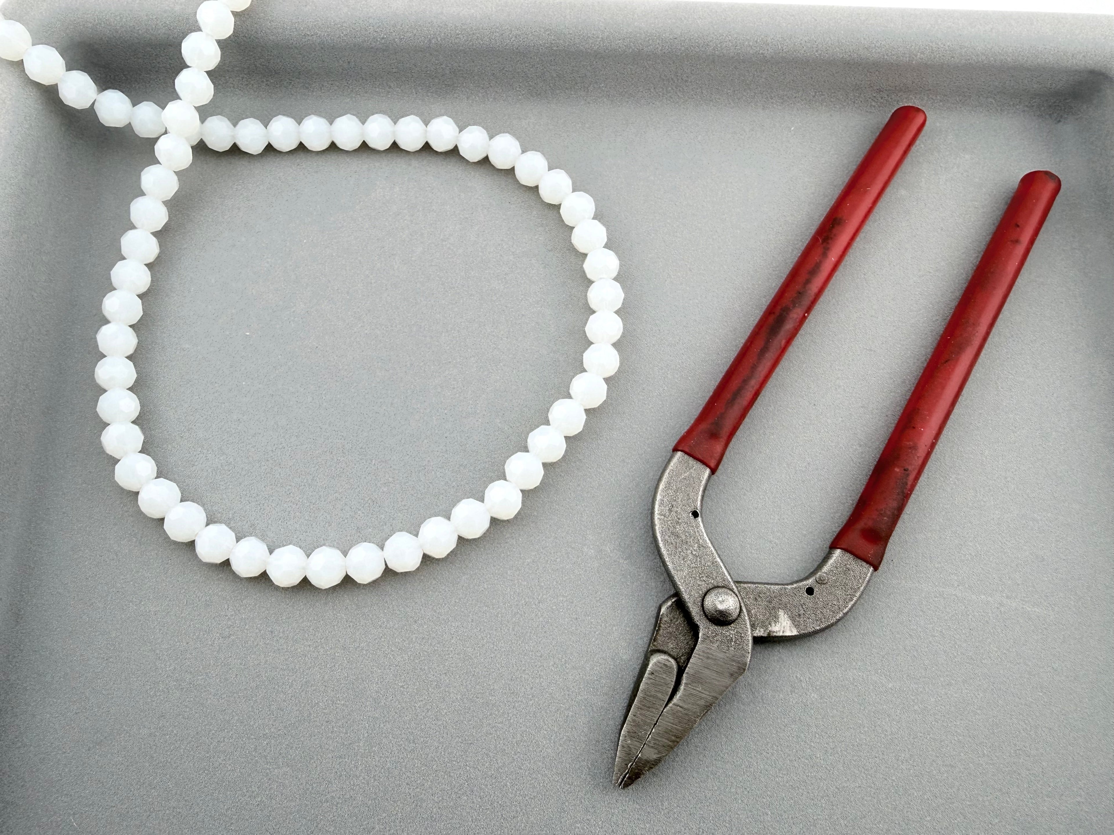 8mm Glass faceted round Beads White