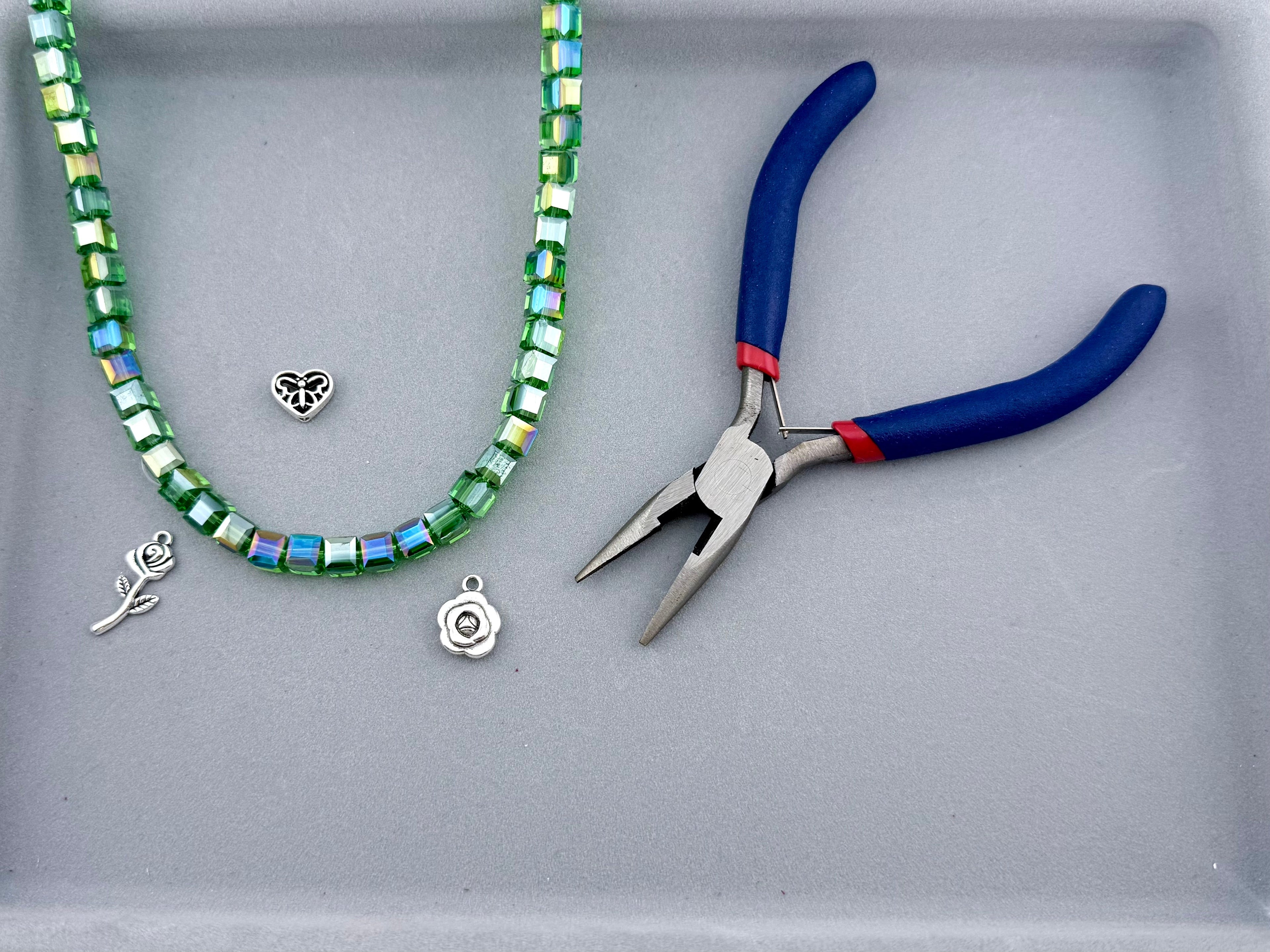 8mm Glass Cube Beads Green
