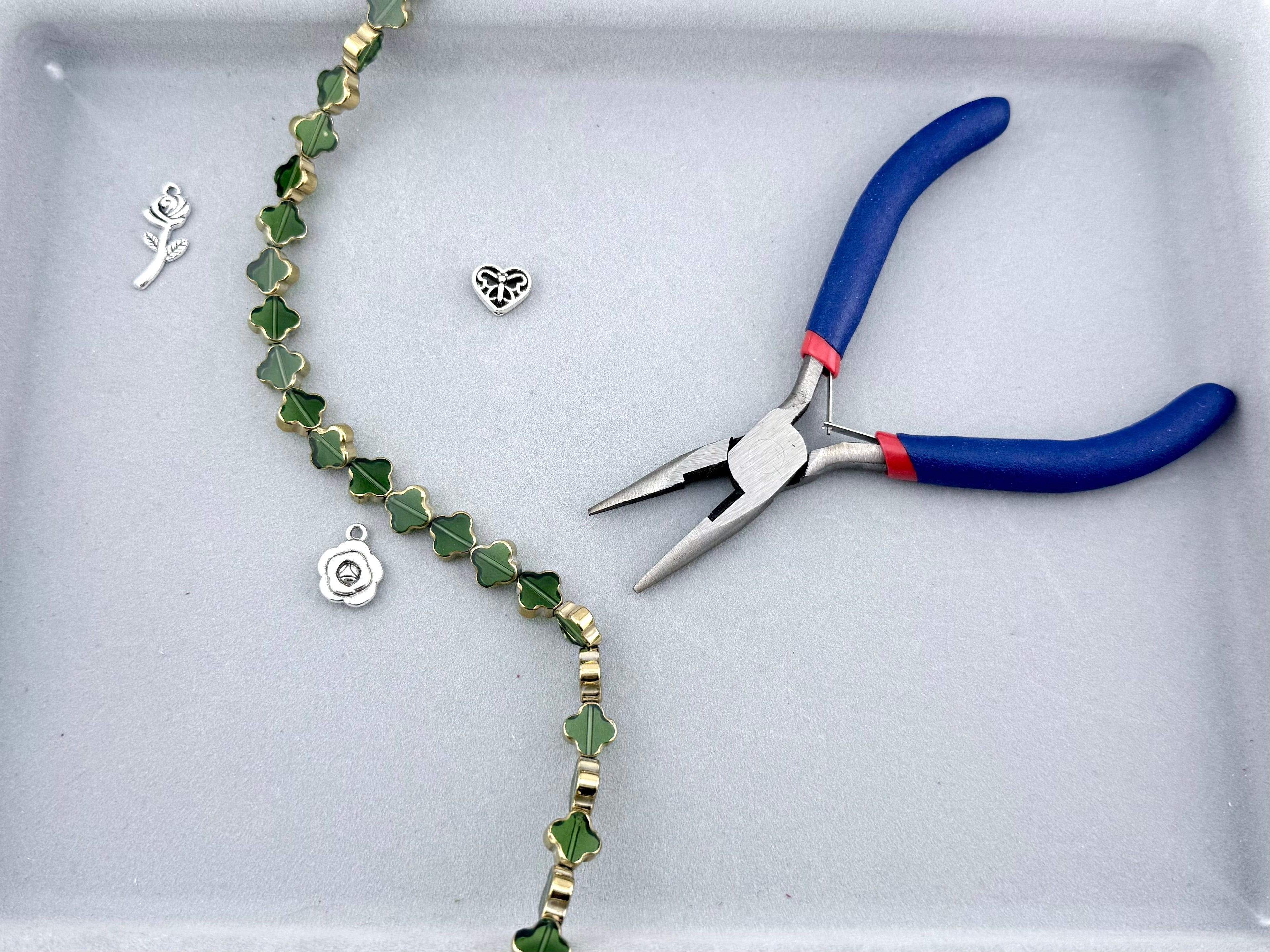 10mm Faceted Clover Beads Strand Green