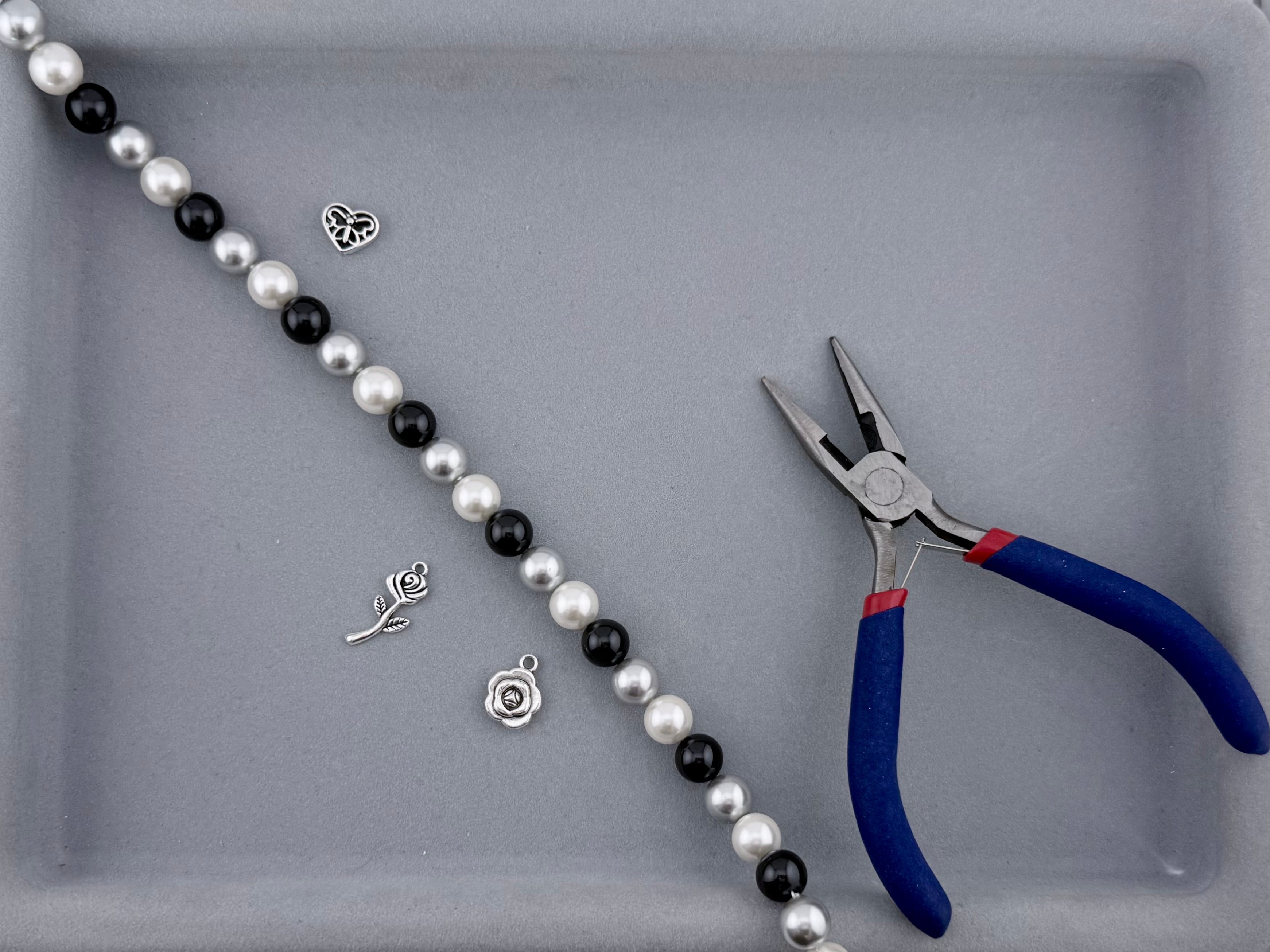 Shell Pearls Round Beads Strand Black-White