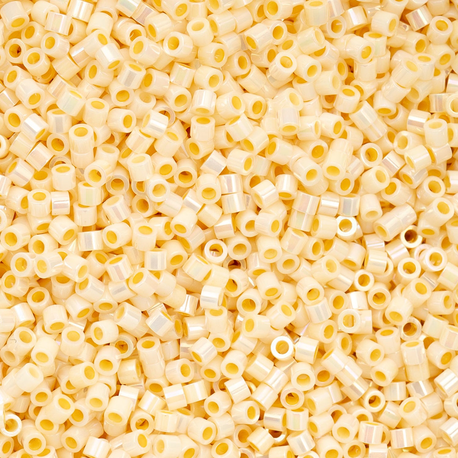 Cylin Bead 11/0 25g Bag Cream AB