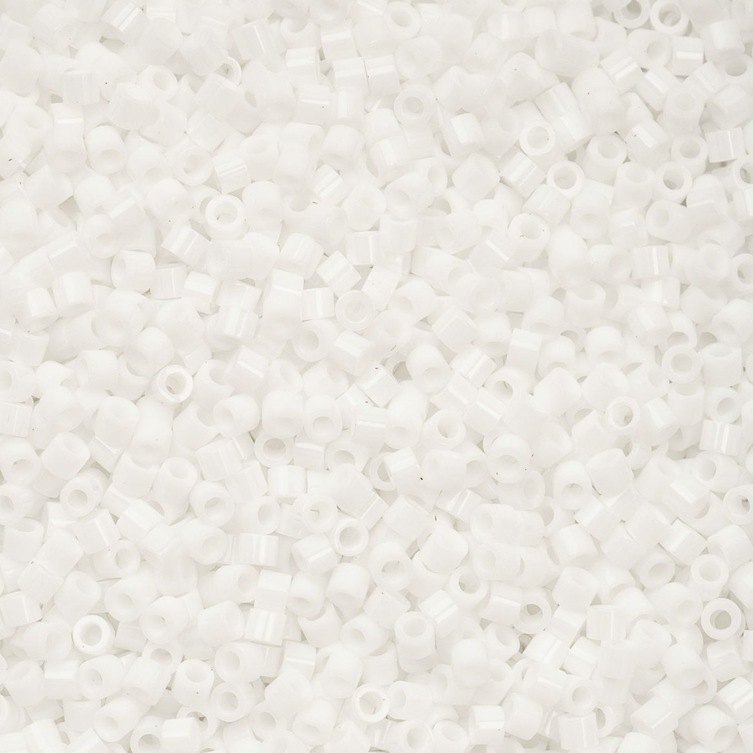 Cylin Bead 11/0 25g Bag Chalk White