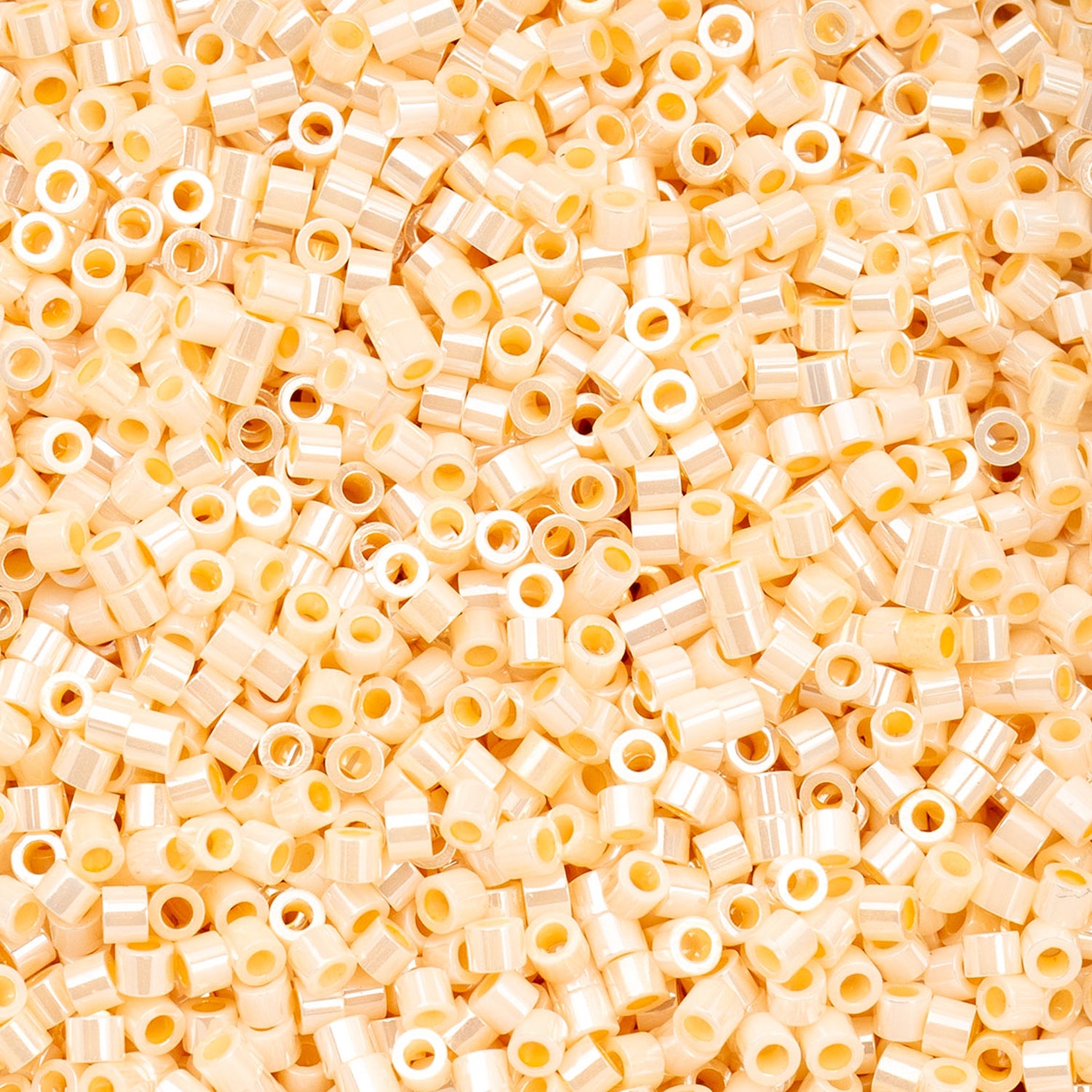 Cylin Bead 11/0 25g Bag Light Beige Glazed Luster