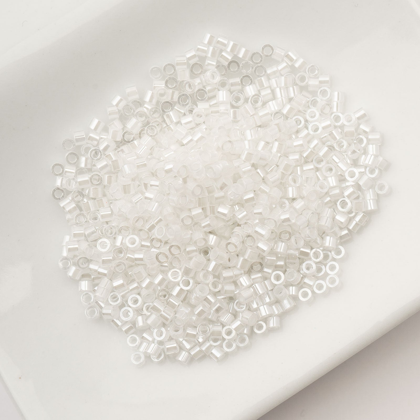 Cylin Bead 11/0 25g Bag White AB Lined