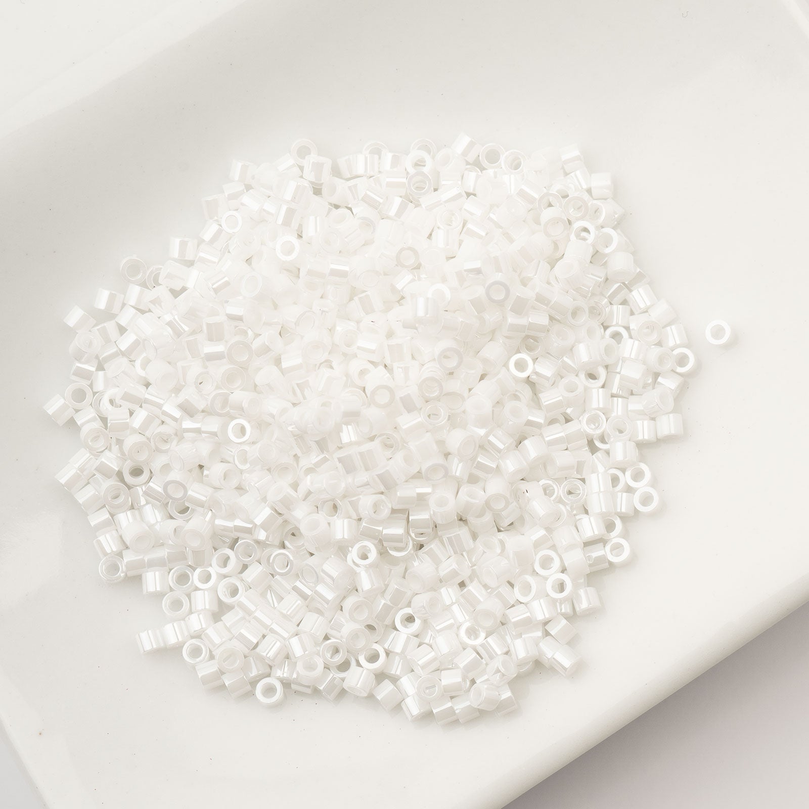 Cylin Bead 11/0 25g Bag White Pearl Luster