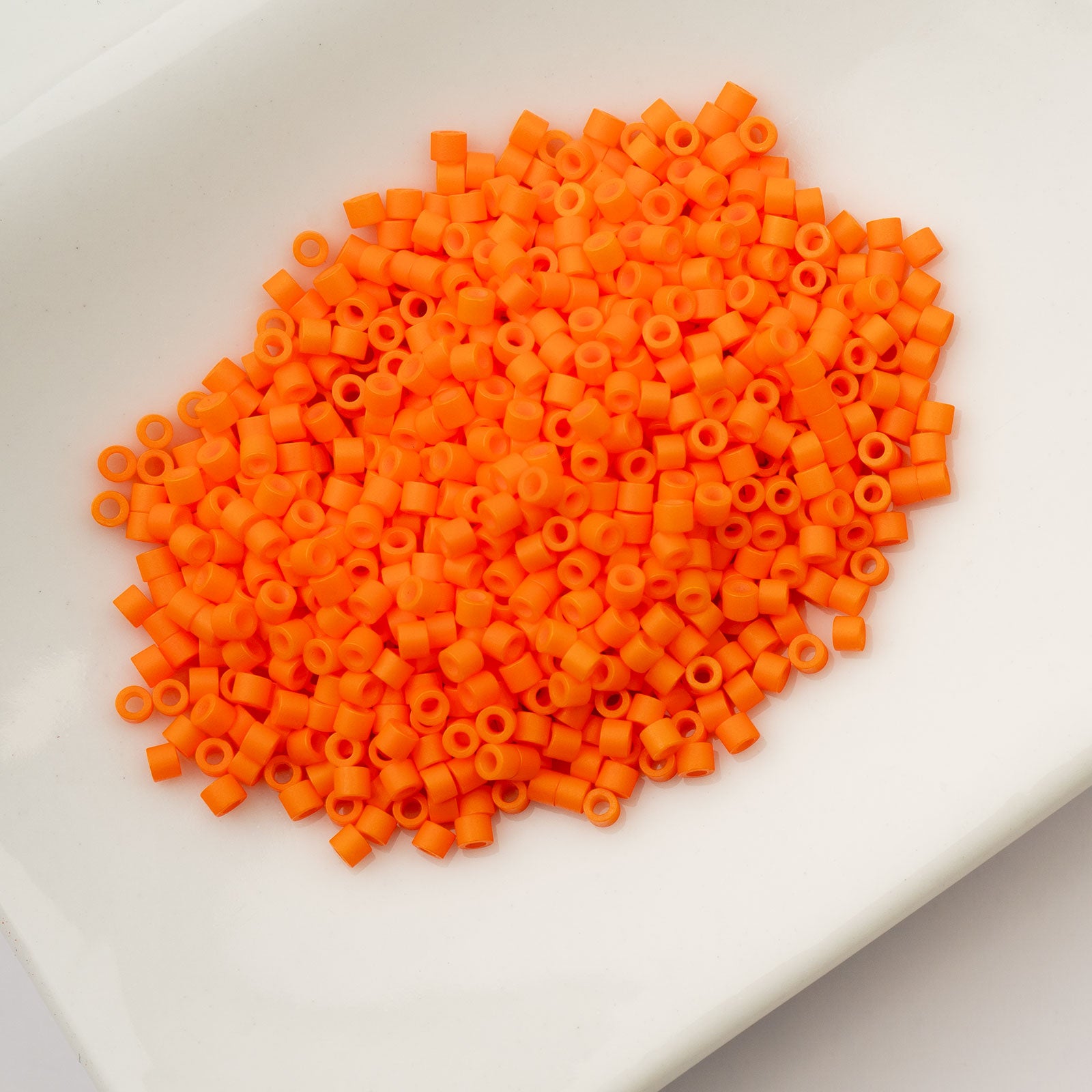 Cylin Bead 11/0 25g Bag Opaque Mango Burst