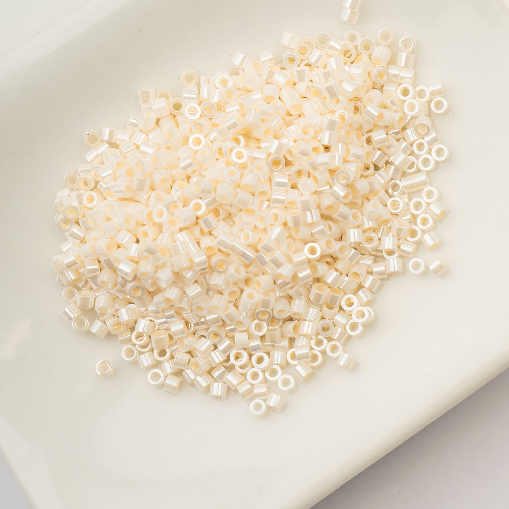 Cylin Bead 11/0 25g Bag Opaque White Bisque Ceylon