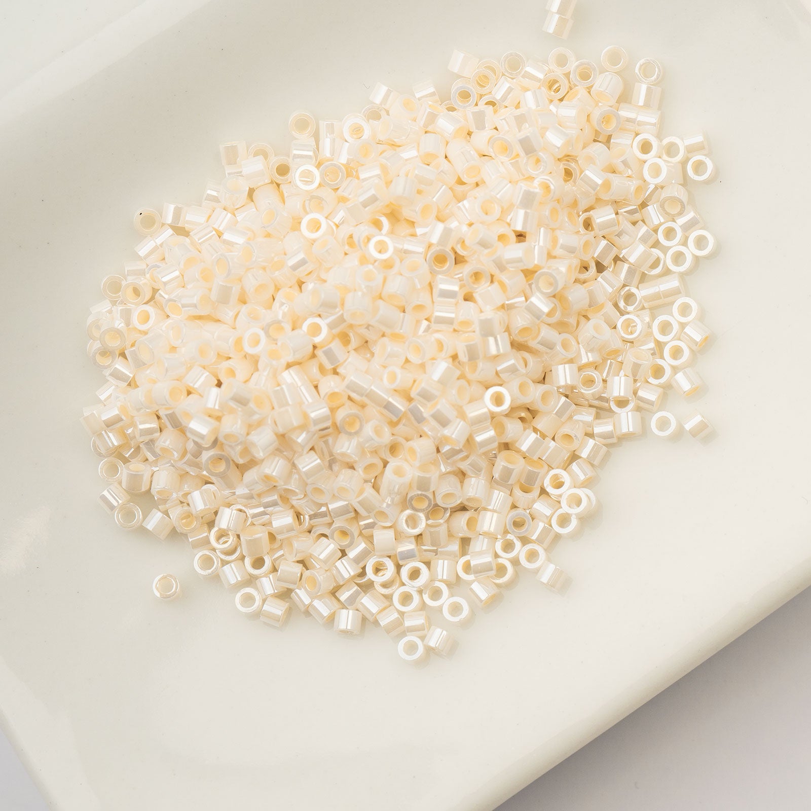 Cylin Bead 11/0 25g Bag Opaque White Bisque Ceylon