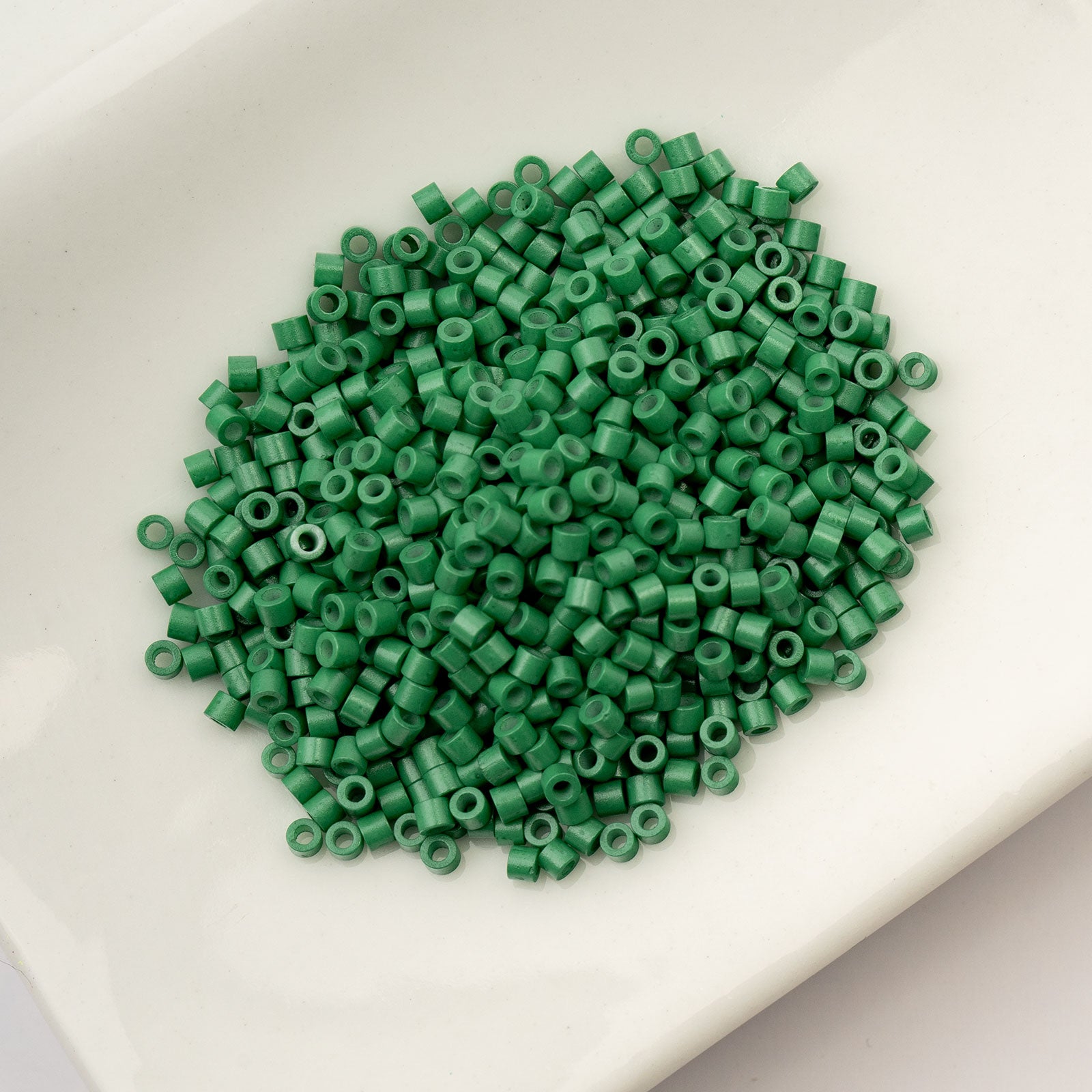 Cylin Bead 11/0 25g Bag Opaque Emerald Green