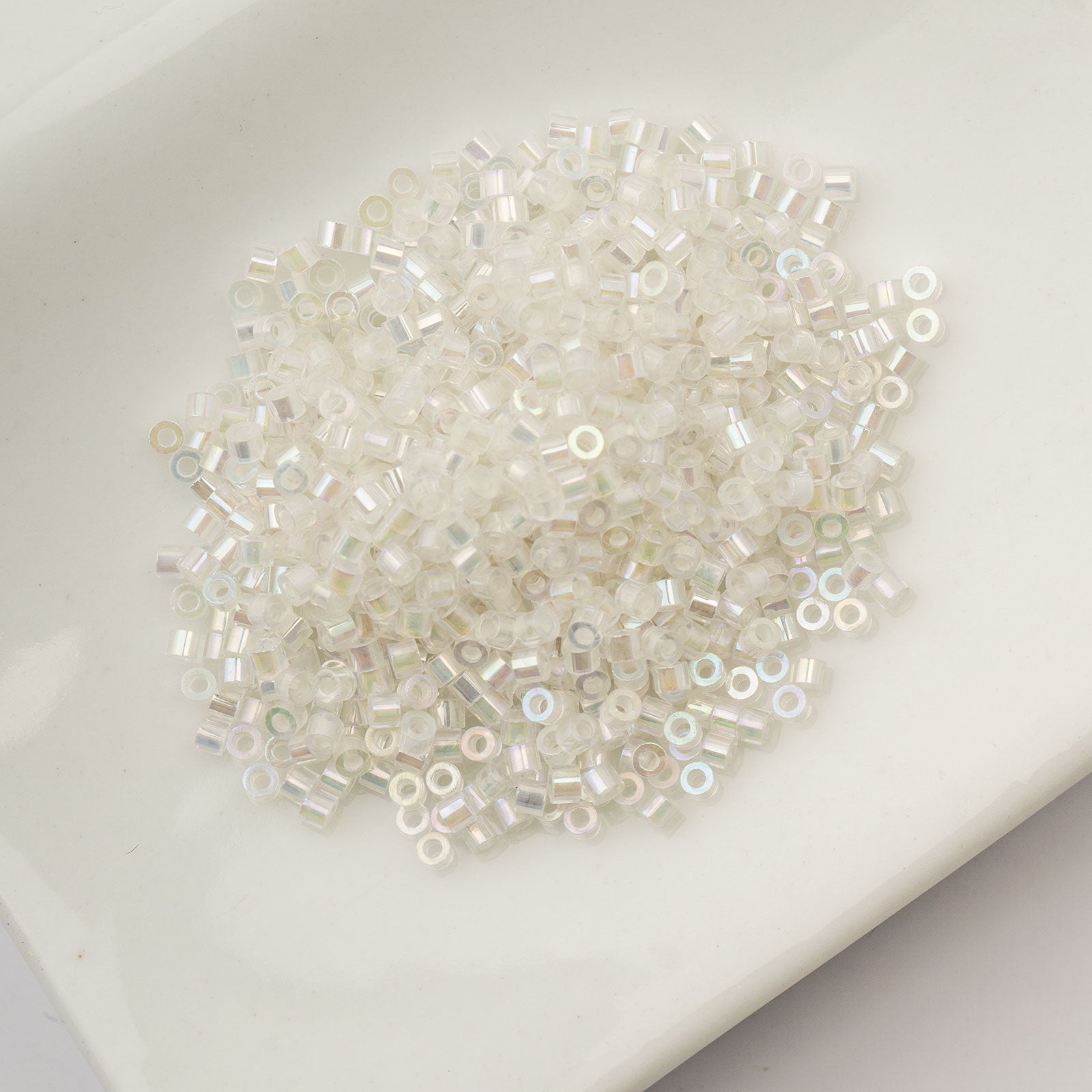 Cylin Bead 11/0 25g Bag Glow in Dark AB - White to Sky