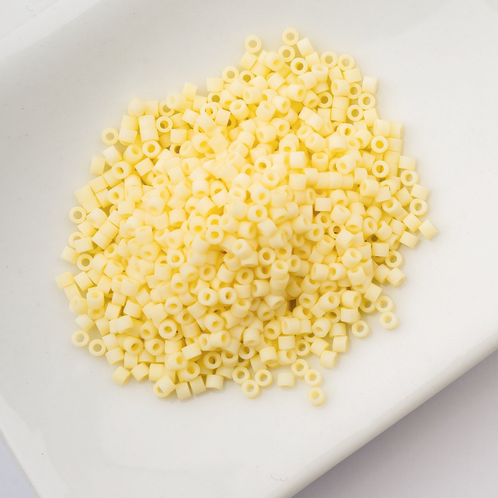 Cylin Bead 11/0 25g Bag Matte Macaron - Butter Cream