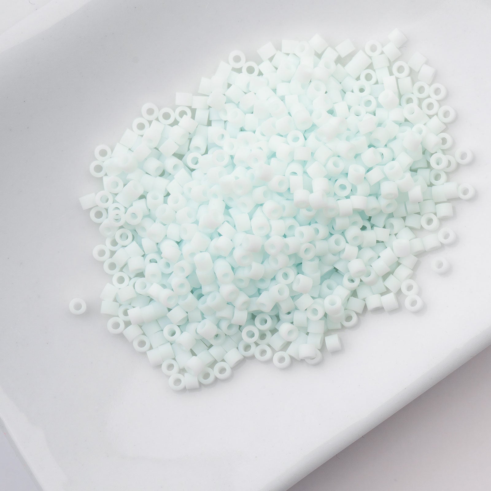 Cylin Bead 11/0 25g Bag Matte Macaron - Arctic Mist