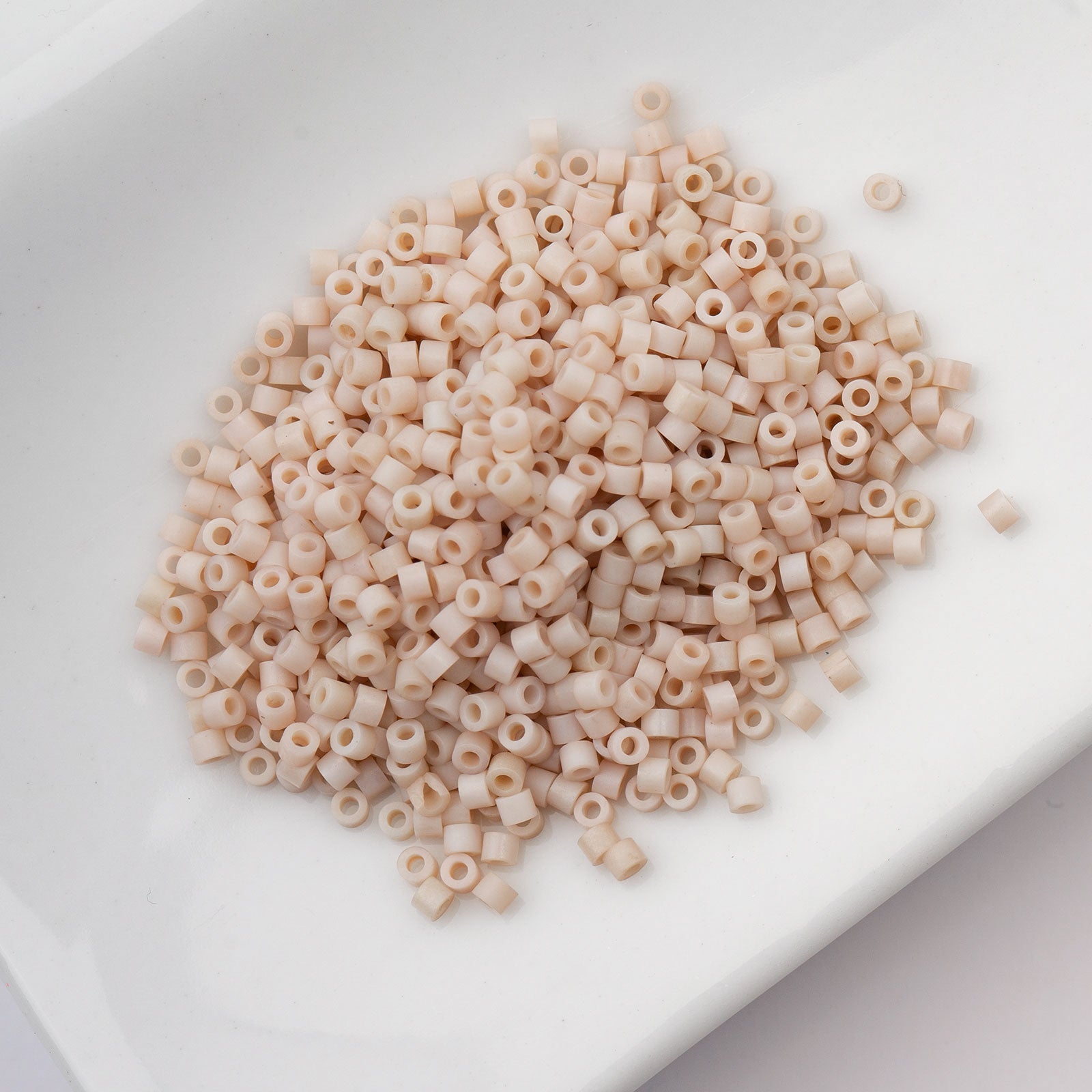 Cylin Bead 11/0 25g Bag Matte Macaron - Oat Milk