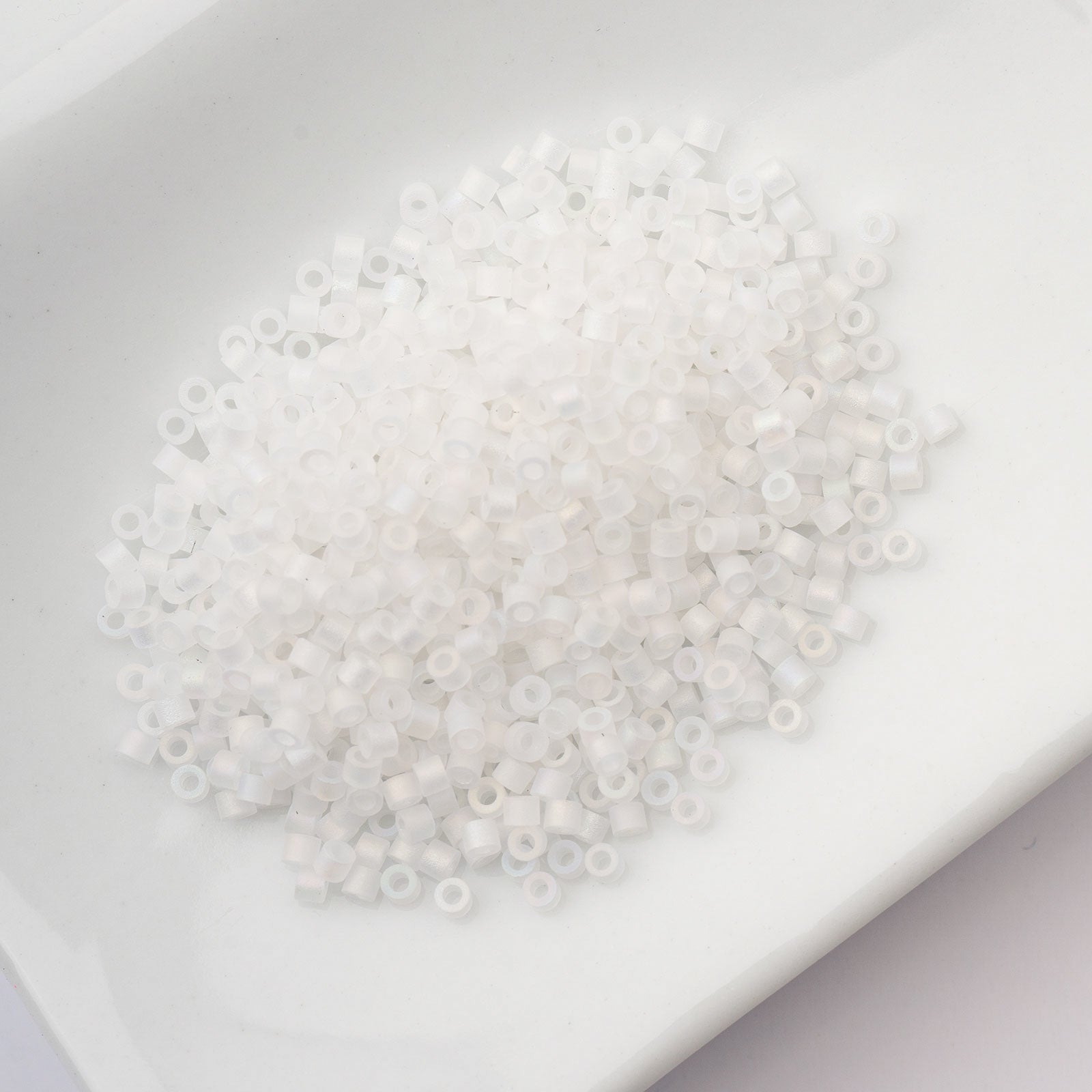 Cylin Bead 11/0 25g Bag Matte Macaron AB - White