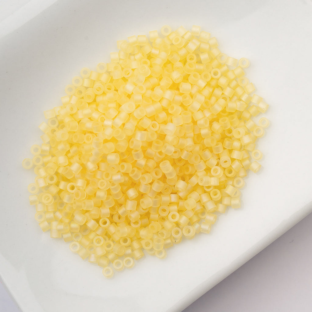 Cylin Bead 11/0 25g Bag Matte Macaron AB - Butter