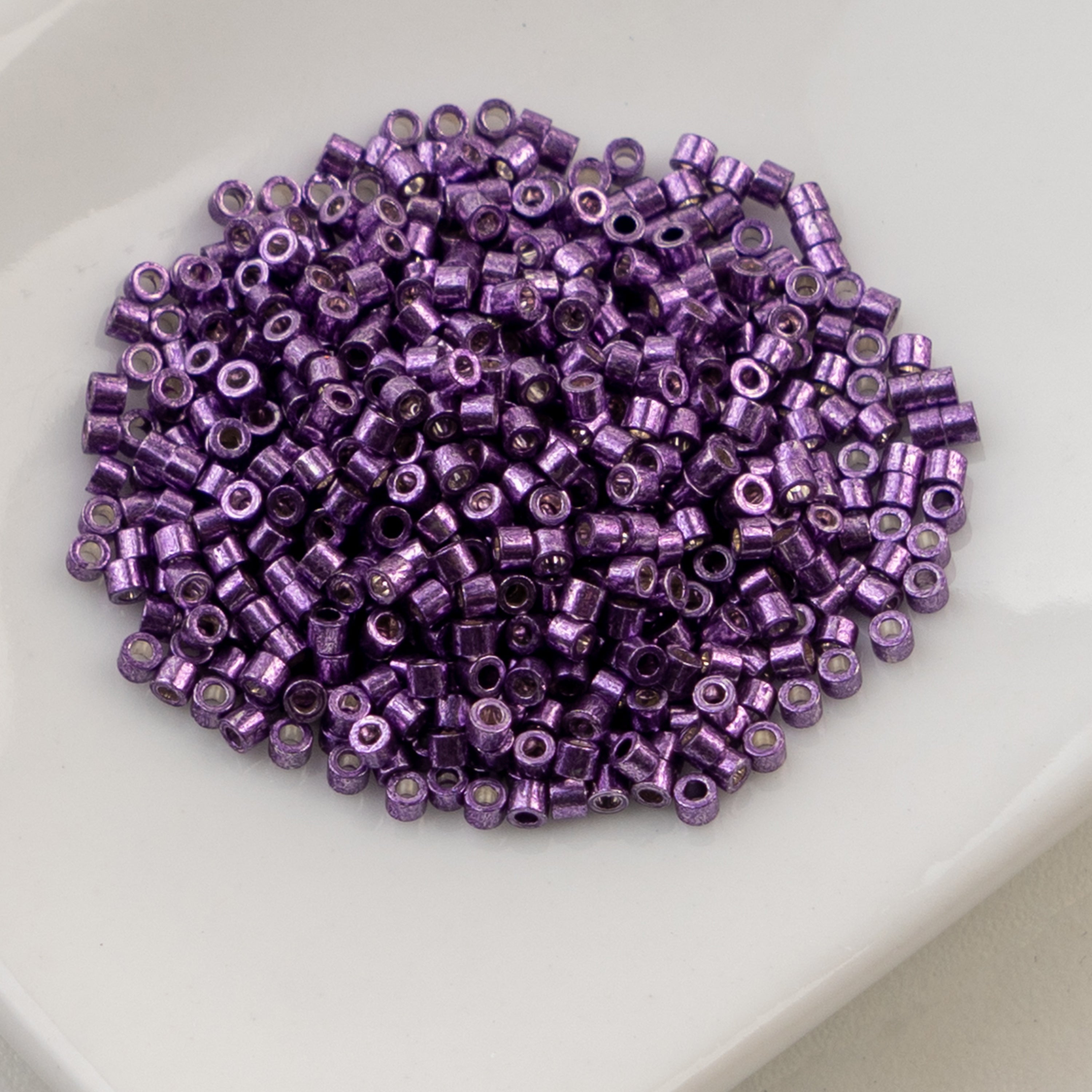 Cylin Bead 11/0 25g Bag Opaque Electro Lilac